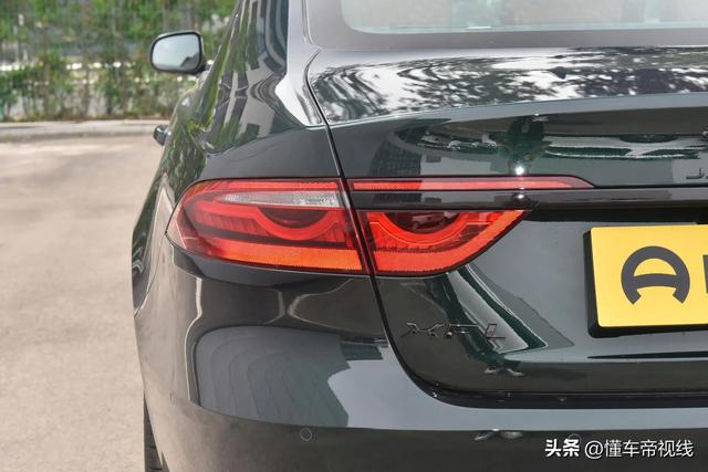 新车|全系唯一四驱,售价49.78万元,2023款捷豹XFL顶配到店实拍