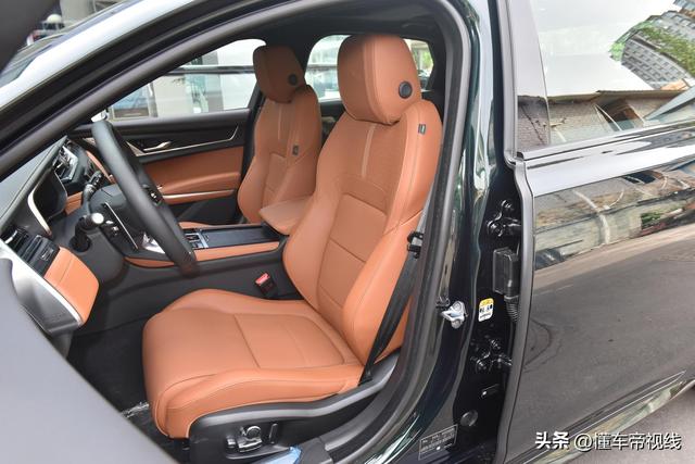 新车|全系唯一四驱,售价49.78万元,2023款捷豹XFL顶配到店实拍