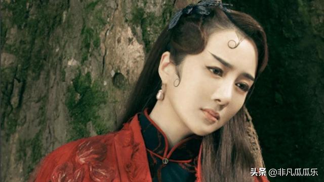 她靠古装美人大火,被狗咬毁容后,如今41岁靠“坏女人”翻身