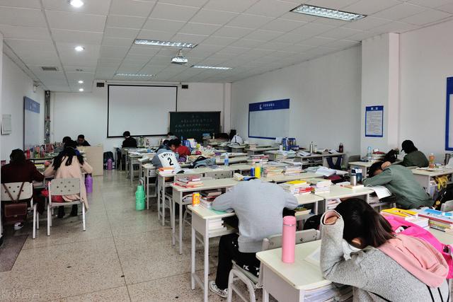 唐万新:靠彩印社发家,一手扶植起中国股市第一“强庄”德隆系