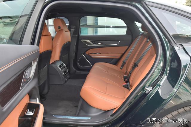 新车|全系唯一四驱,售价49.78万元,2023款捷豹XFL顶配到店实拍