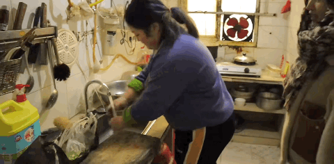 四川农妇“惊艳”众人,网友点赞超3000w:谁说农村妇女又土又丑
