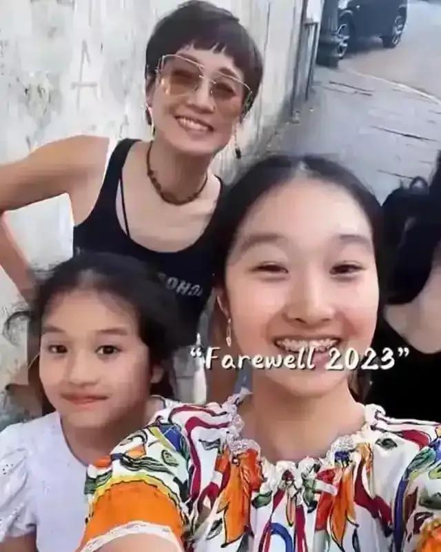 马伊琍大女儿为妹妹庆生,11岁“哎哟喂”身高赶上姐姐,很像文章