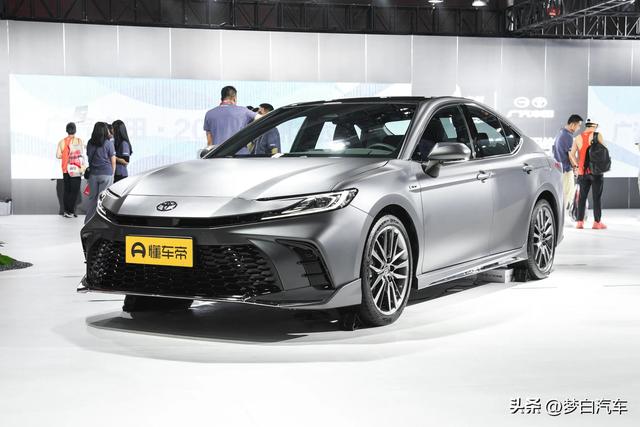 公认“最省油”的30款轿车:合资车霸榜,宝来、凯美瑞不到7个油