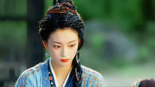形象或性感妩媚,或冷艳飒爽,近期影视剧中女配角,个个表现惊艳