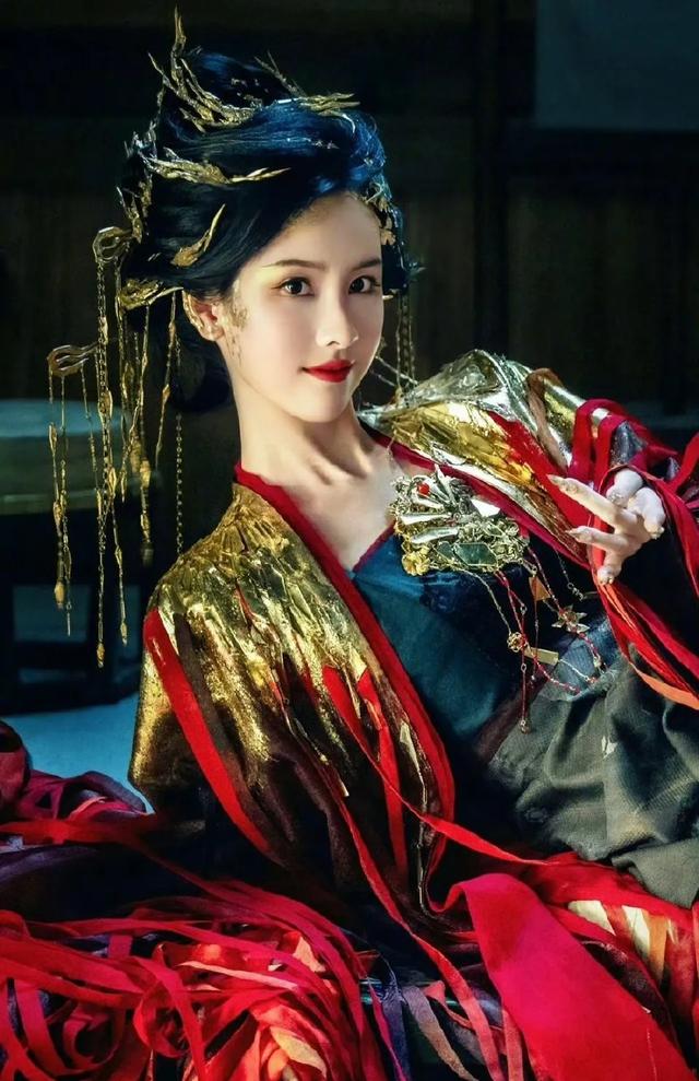 形象或性感妩媚,或冷艳飒爽,近期影视剧中女配角,个个表现惊艳