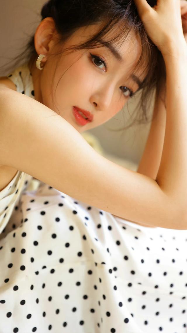 上海戏剧学院美女凌孜,五官清秀甜美,初恋感满满