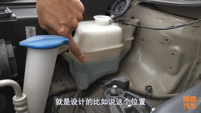 防冻液到底多久换一次?喵哥手把手教你自己判断,不怕再被骗了
