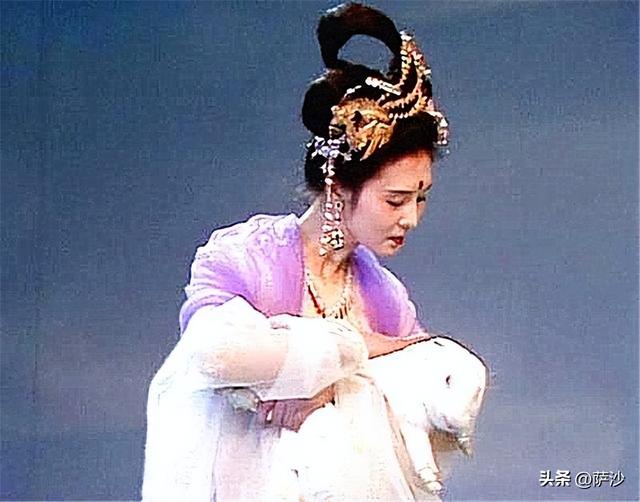 《西游记》玉兔变的美女为什么要脱衣服“光着身子”和孙悟空打?