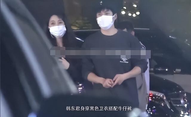 韩东君携美女出行被拍,两人吃饭按摩好惬意,女方身材火辣似嫩模