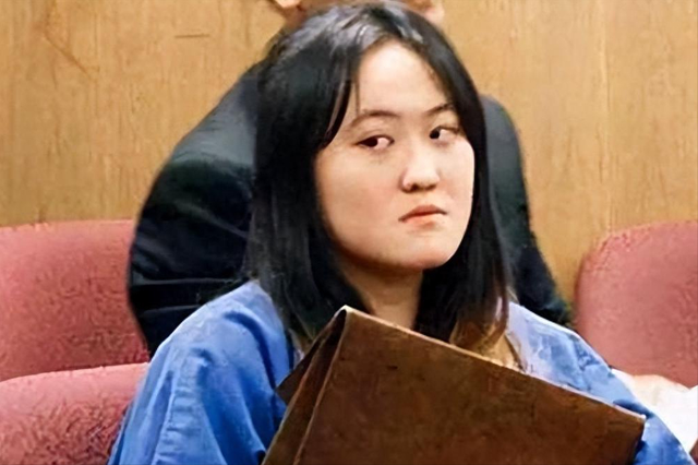 2015年,中国留美女“校霸”欺虐同胞,被捕时还面带微笑