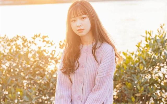 知情人曝22岁女星跳楼内幕,生前遭父亲家暴,还被姑姑言语霸凌