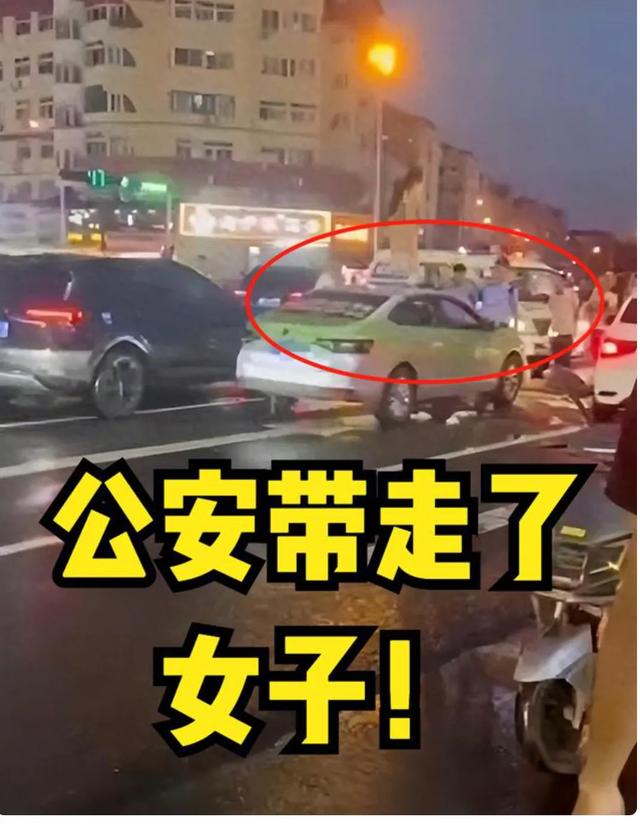 山东一女子疑因与司机发生纠纷,竟裸身在车顶跳舞,众人看傻眼