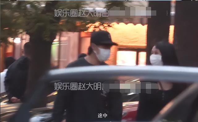韩东君携美女出行被拍,两人吃饭按摩好惬意,女方身材火辣似嫩模