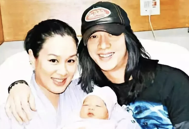 钟丽缇长女穿比基尼秀丰满身材,写真小腹圆滚滚,满脸雀斑不p图
