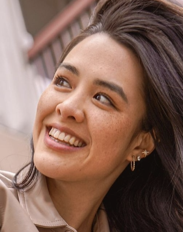 钟丽缇长女穿比基尼秀丰满身材,写真小腹圆滚滚,满脸雀斑不p图