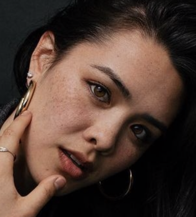 钟丽缇长女穿比基尼秀丰满身材,写真小腹圆滚滚,满脸雀斑不p图