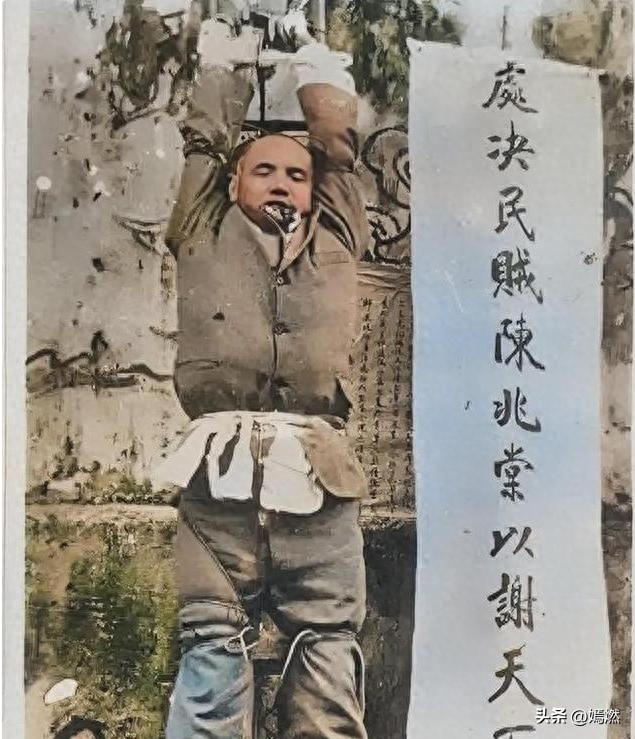 罕见照片:日本女人竟如此开放大胆,女学生脱光衣服全身赤裸上课