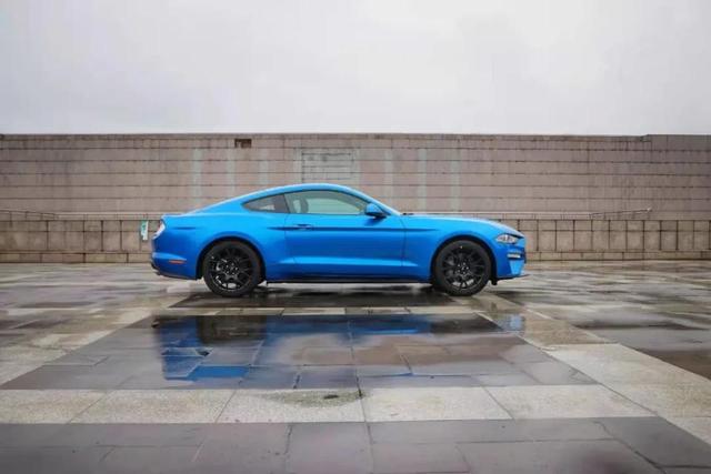 试驾福特Mustang:开起来竟然比宝马3系舒服?