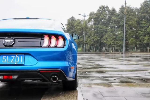 试驾福特Mustang:开起来竟然比宝马3系舒服?