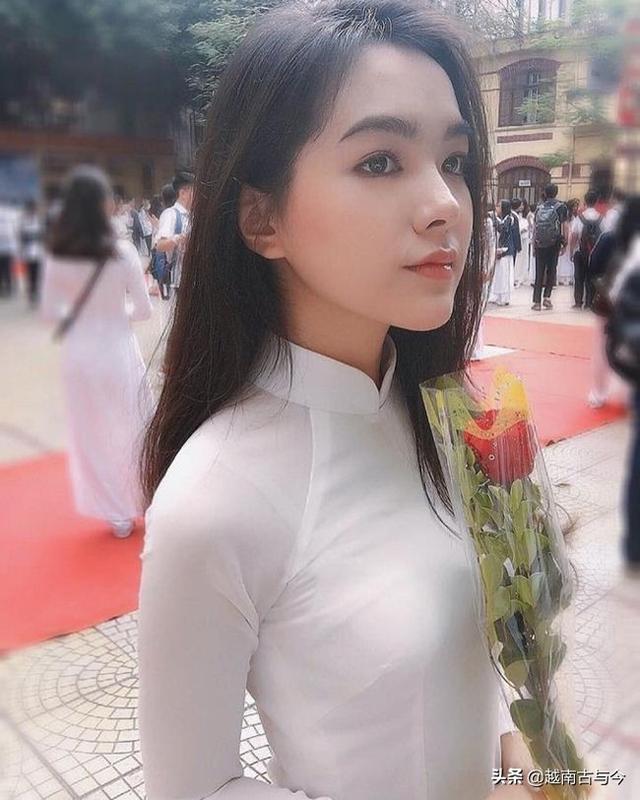 盘点越南身穿奥黛校服的美女高中生，每一个都拥有逆天的高颜值