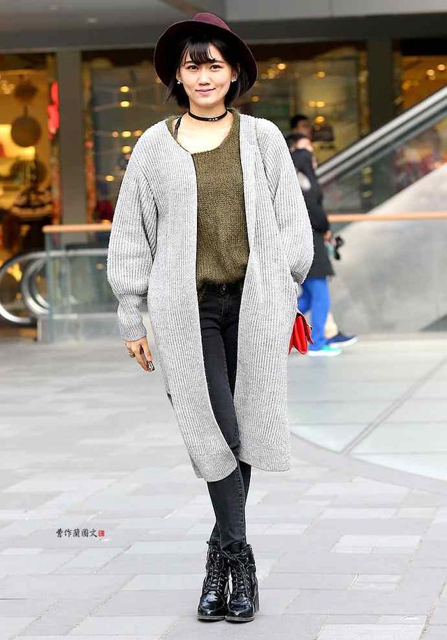 街拍：脸盘没挑儿，长腿没挑儿，身材没挑儿的高颜值美女