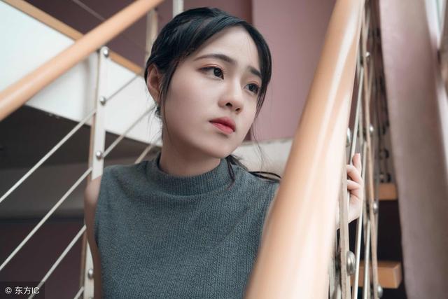 小说：姐姐抢了妹妹男友，妹妹转身竟被全城首富看上，她心生嫉妒