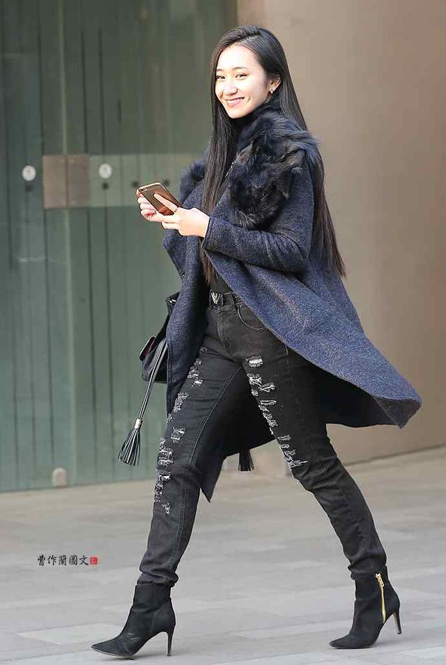 街拍：脸盘没挑儿，长腿没挑儿，身材没挑儿的高颜值美女