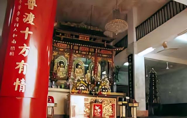 “黑丝尼姑”释智定:开豪车住别墅,私生活混乱,把寺庙当摇钱树