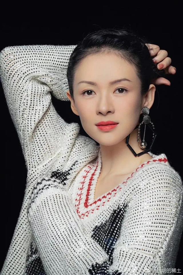 OMG｜第二位00后谋女郎，真没想到是她