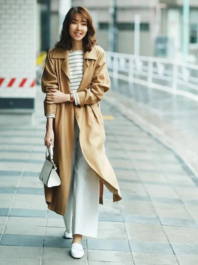 这些日本主妇真有品位,穿裙不露膝盖、不配丝袜,优雅到骨子里