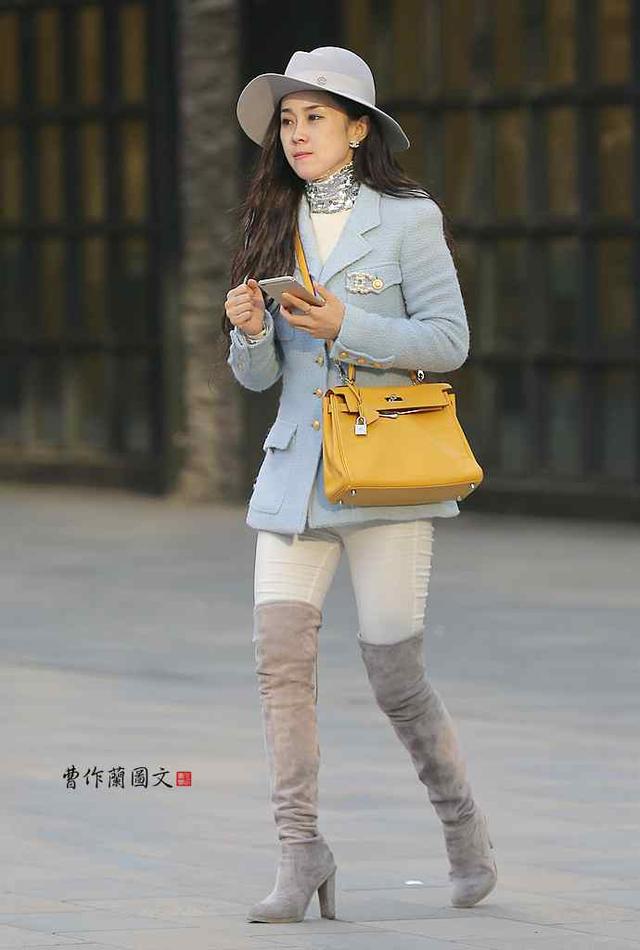街拍：脸盘没挑儿，长腿没挑儿，身材没挑儿的高颜值美女