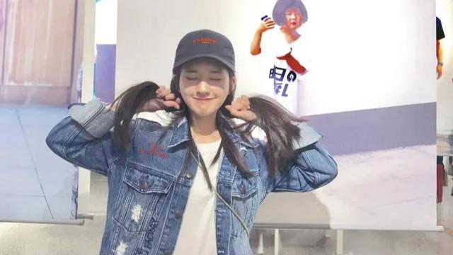 赵露思解锁美少女版校园风,青春活力满溢