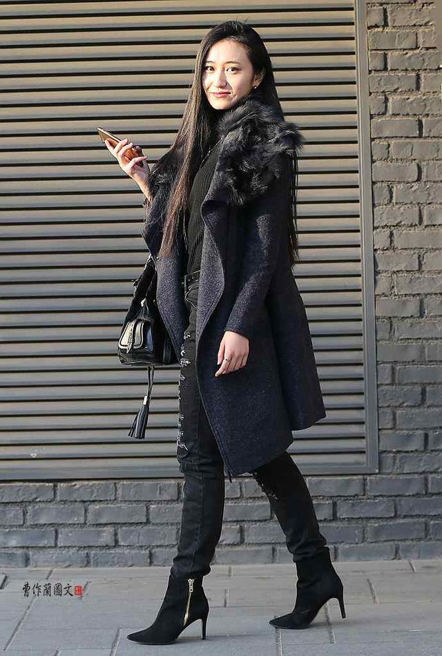 街拍：脸盘没挑儿，长腿没挑儿，身材没挑儿的高颜值美女