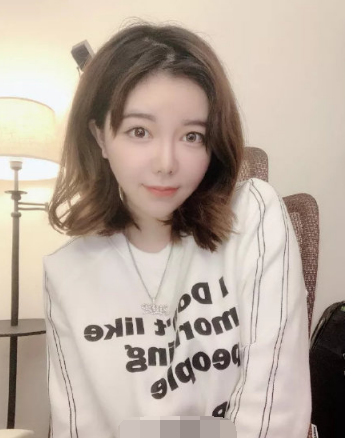 美女网红患重度抑郁欲轻生,狂吞12粒药,网友:为什么要嘲笑她