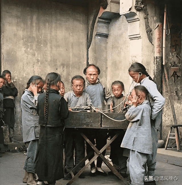 30张晚清老照片：末代皇后婉容与侍卫私通，躺床上抽鸦片欲仙欲死