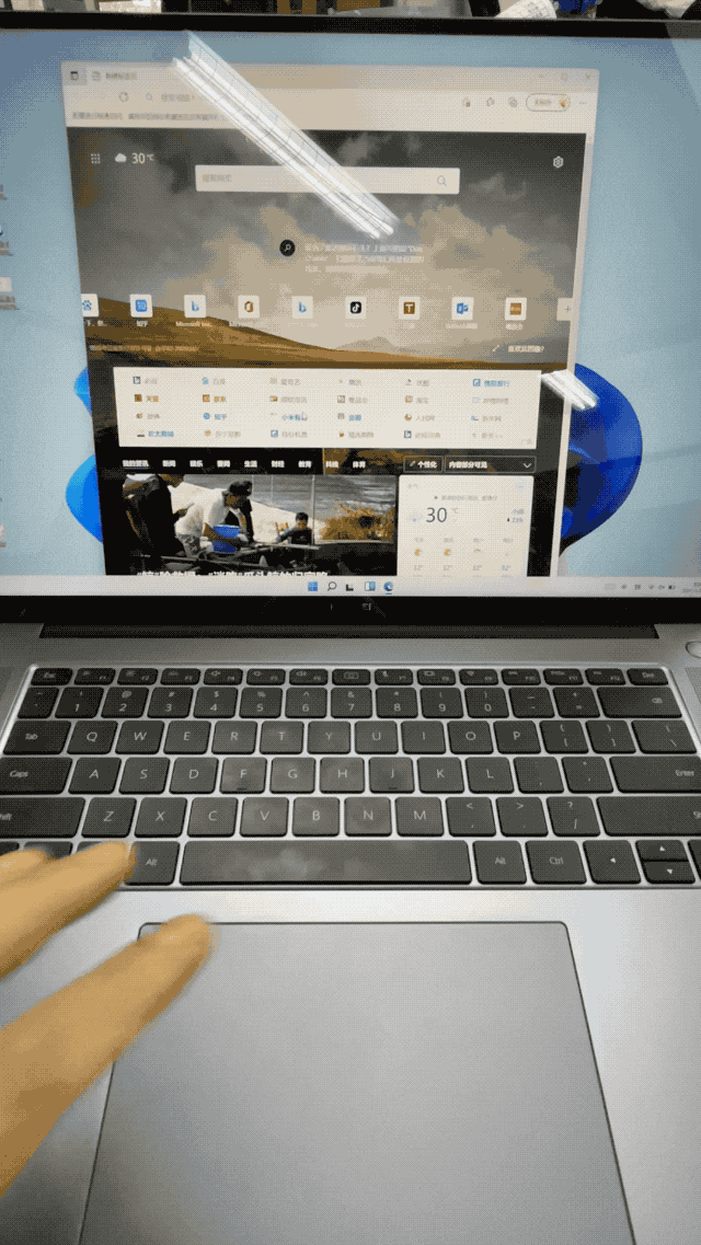 在用 Android 软件摸鱼前,让我们先用 Windows 11 虚拟桌面提高生产力