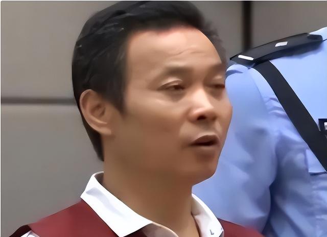 2013年,美女老师被推进下水道,后脱光衣服自救,最后结局如何?