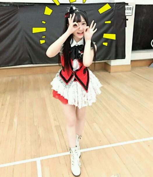 00后小萝莉又被封为4000年一遇美女，你服不服？