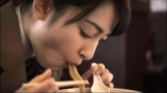 美女亲自吃了新加坡5家10碗著名日式拉面，横向评测结果