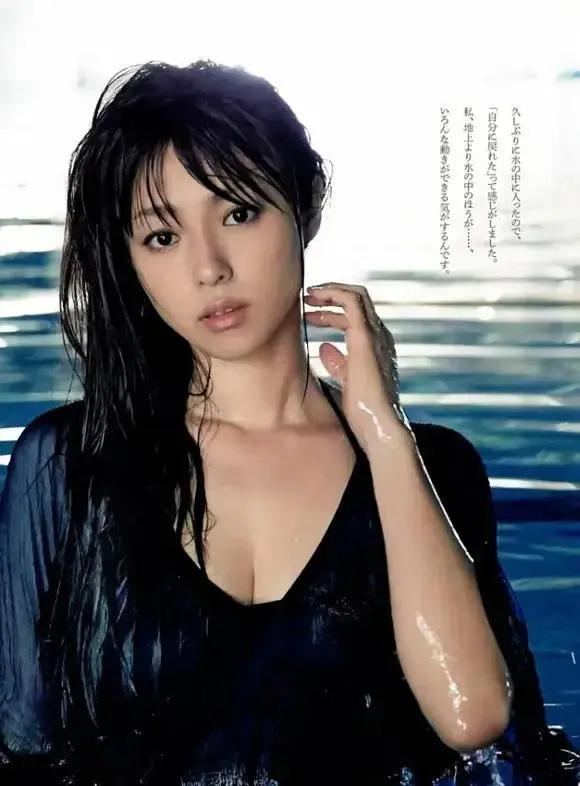 41岁日本女星深田恭子复出暴瘦!昔日可是肉感性感女神
