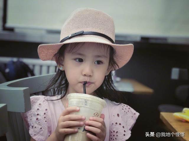 黄磊小女儿从萌哒哒的小吃货变成清秀的小美女