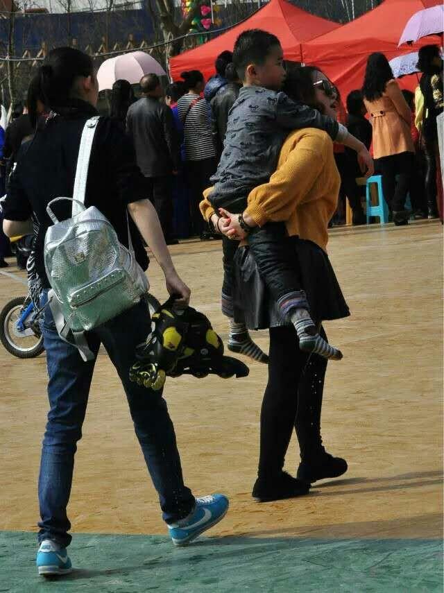 下岗“传单女”满满正能量 “都匀大妈”跳河救人成网红