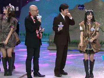00后小萝莉又被封为4000年一遇美女，你服不服？