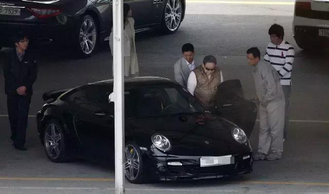 你有一条历史消息：韩国首富与“私生子”-三星汽车的故事