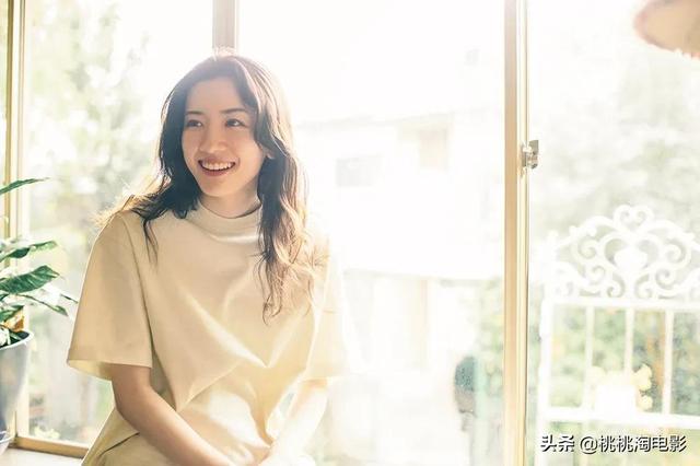组图:超养眼!新生代女星永野芽郁清新风格杂志大片