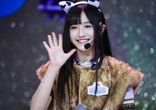 00后小萝莉又被封为4000年一遇美女，你服不服？