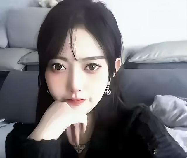 美女主播为18万打赏剃了光头,榜一大哥的要求,她为何含泪答应