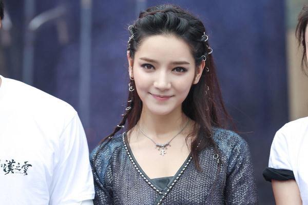 娱乐圈中的新疆美女们,到底谁才是你心中最美艳的那个?