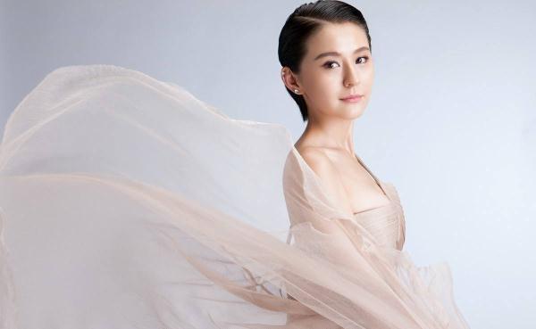 娱乐圈中的新疆美女们,到底谁才是你心中最美艳的那个?